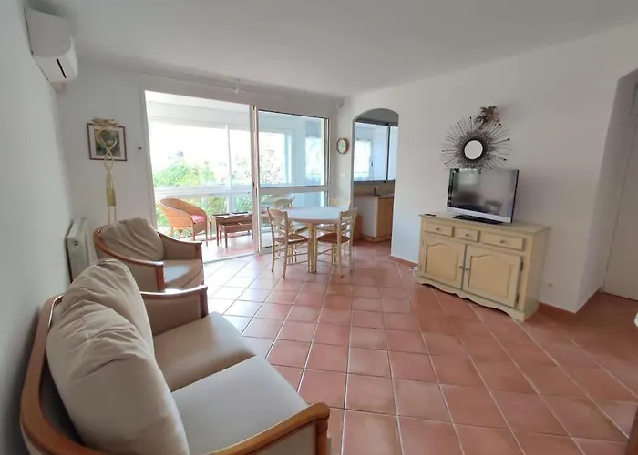 Appartement De Charme Idealement Situe